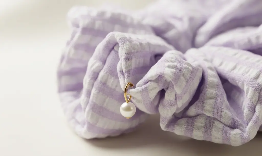 Wisteria Scrunchie_close.webp